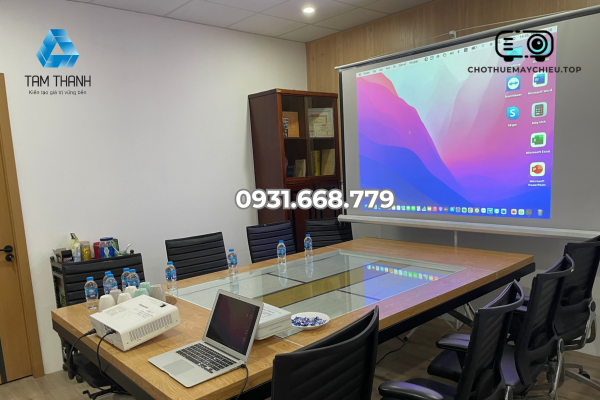 SỰ KIỆN: CHO THUÊ MÁY CHIẾU PHỤC VỤ CUỘC HỌP TẠI CÔNG TY KẾT CẤU THÉP HUỲNH KIM