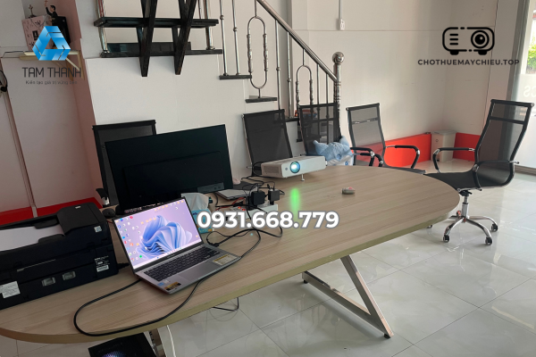 CHO THUÊ MÁY CHIẾU PHỤC VỤ HỌP TỔNG KẾT CÔNG TY LOGISTIC DKL